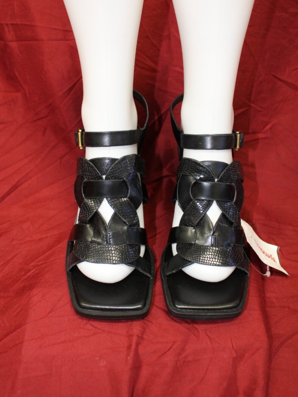 Vince Camuto Black Isaminda Sandal Size 9